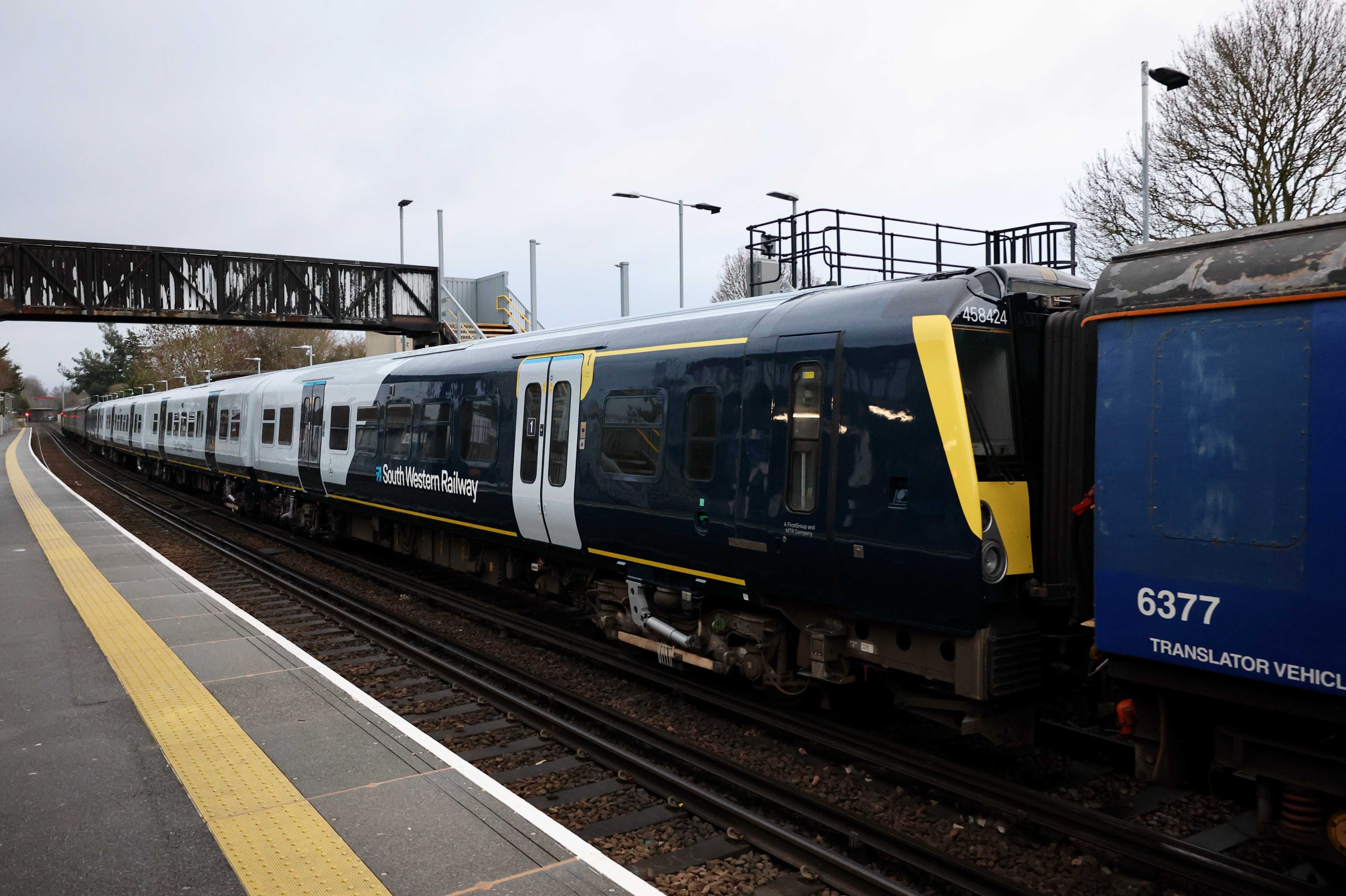 458424's leading cab
