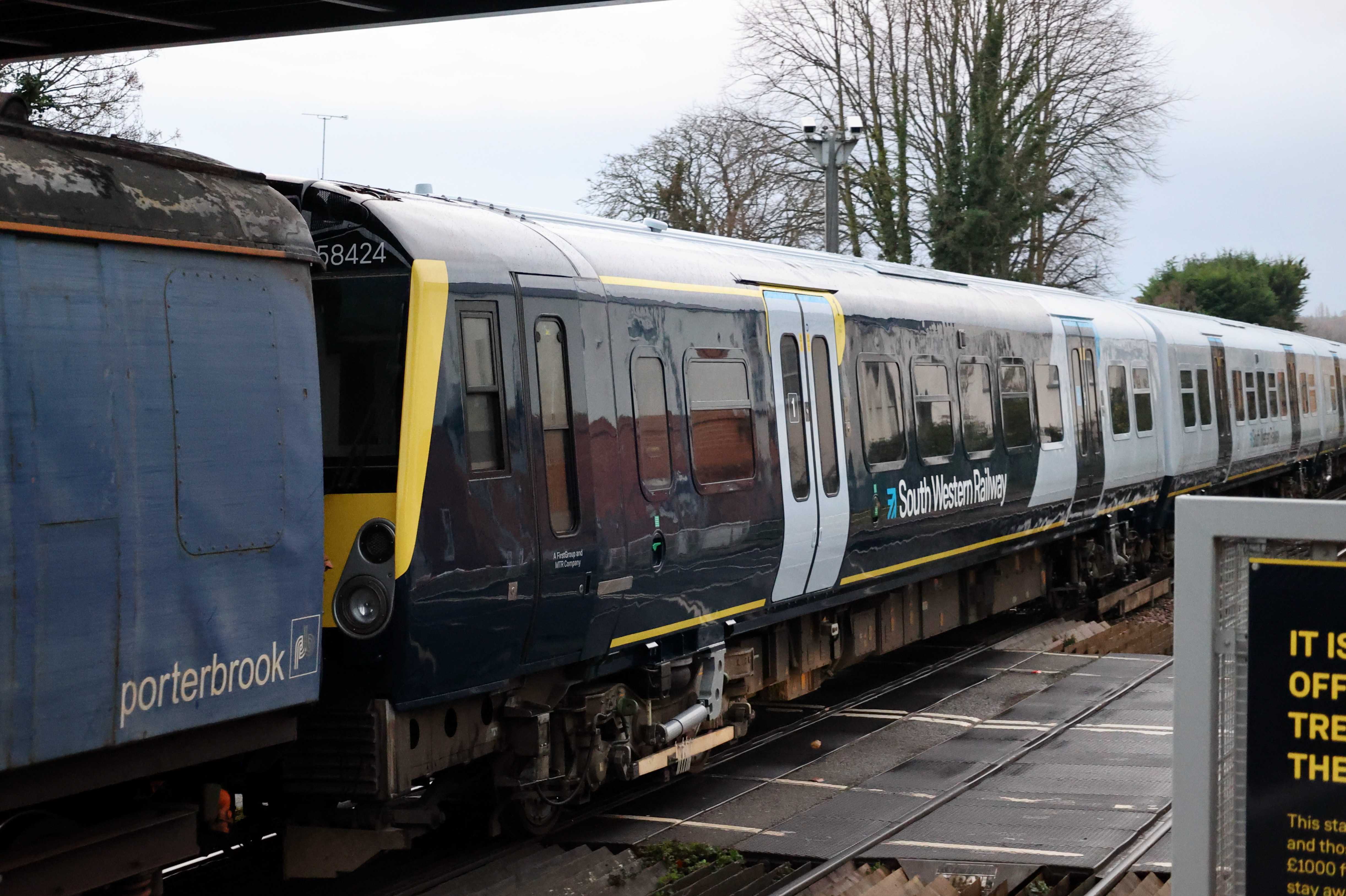458424's trailing cab