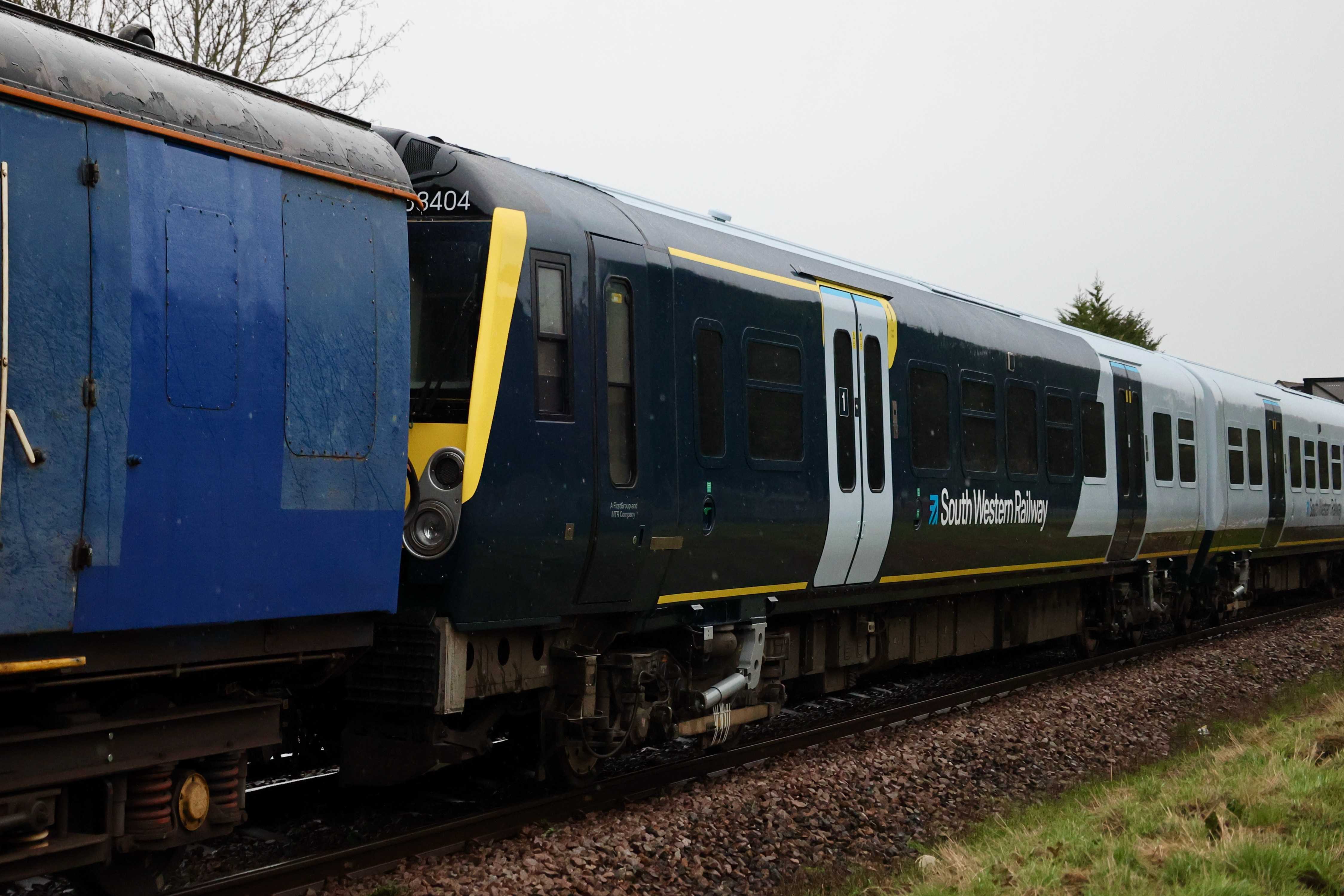 458404's leading cab